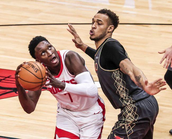  老将复出首秀砍下两双引喝彩