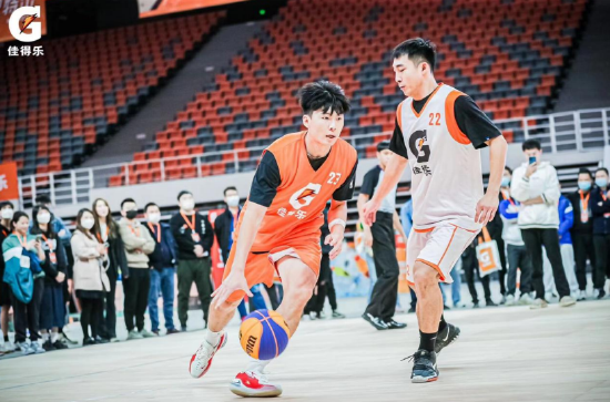  全明星周末欢乐多，技巧挑战赛趣味横生