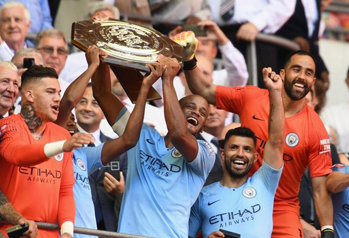  英格兰社区盾，曼城常规时间战平利物浦