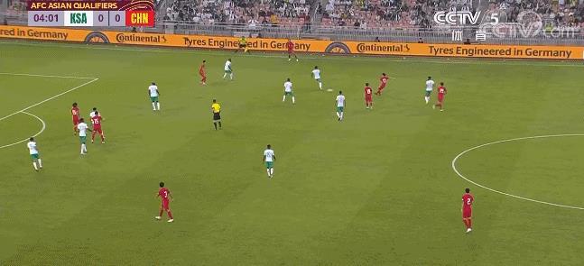  法国甲組足球聯賽呈现群雄逐鹿格局榜首多次易主