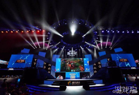  电竞明星跨界合作，多元联动拓展行业边界领域